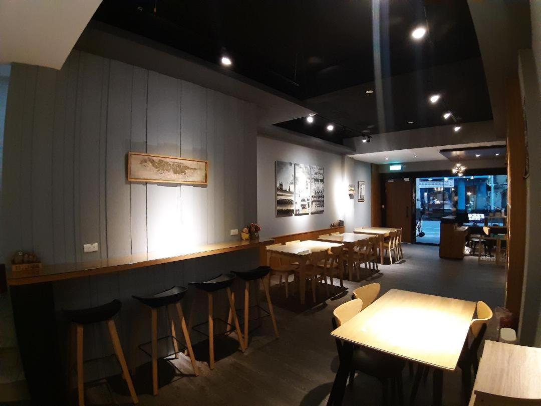 藏青民宿the Wind Guesthouse-Youth Inn Tainan Esterno foto