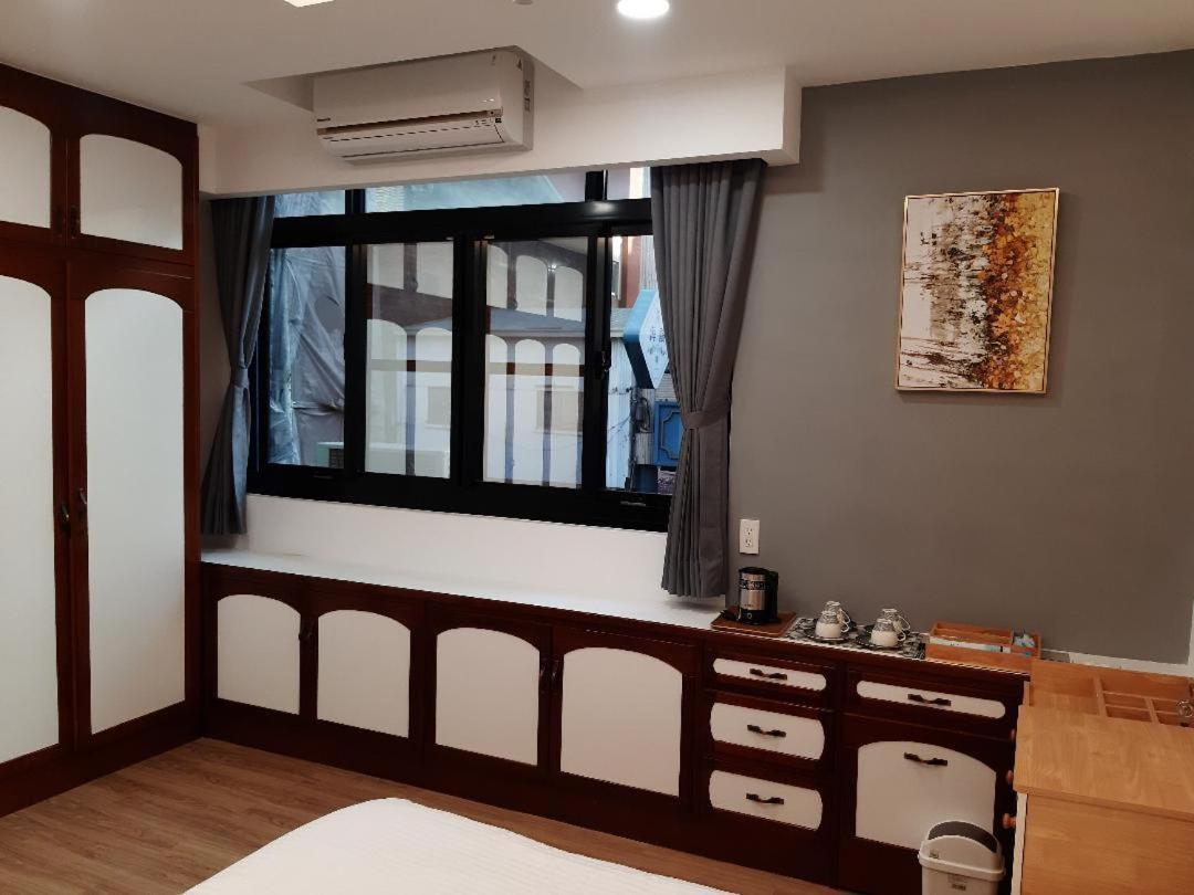 藏青民宿the Wind Guesthouse-Youth Inn Tainan Esterno foto