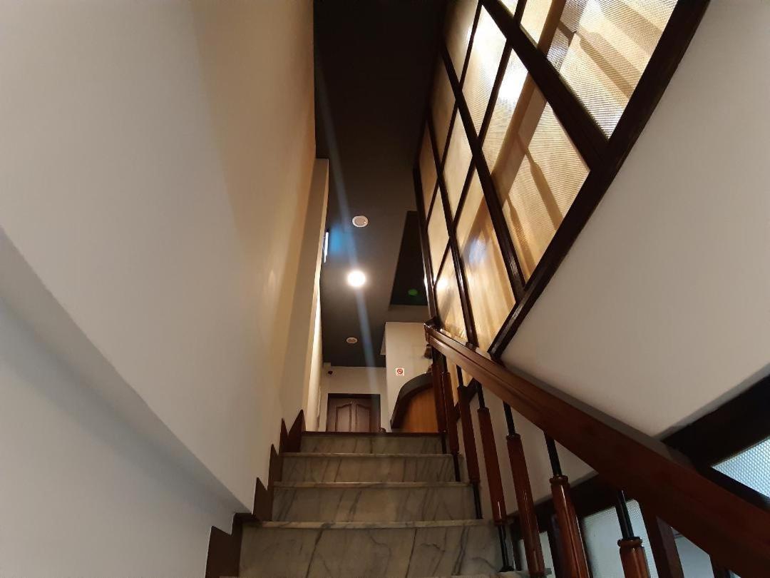 藏青民宿the Wind Guesthouse-Youth Inn Tainan Esterno foto