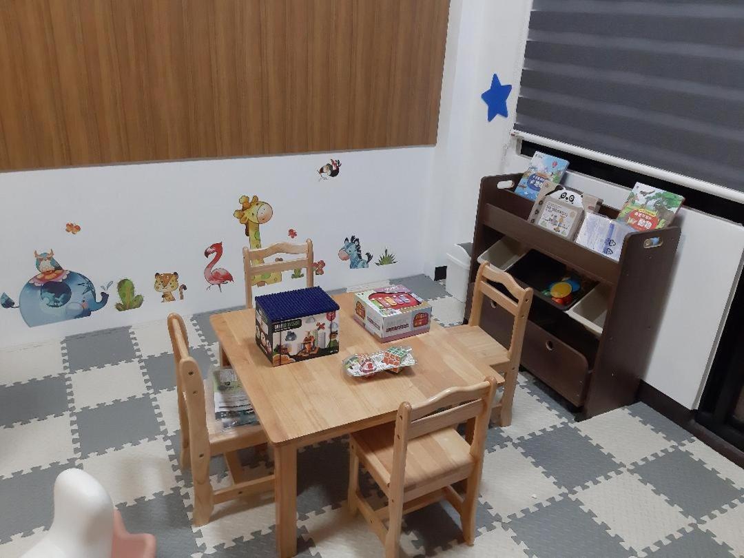 藏青民宿the Wind Guesthouse-Youth Inn Tainan Esterno foto