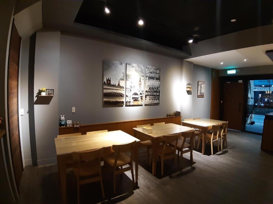 藏青民宿the Wind Guesthouse-Youth Inn Tainan Esterno foto