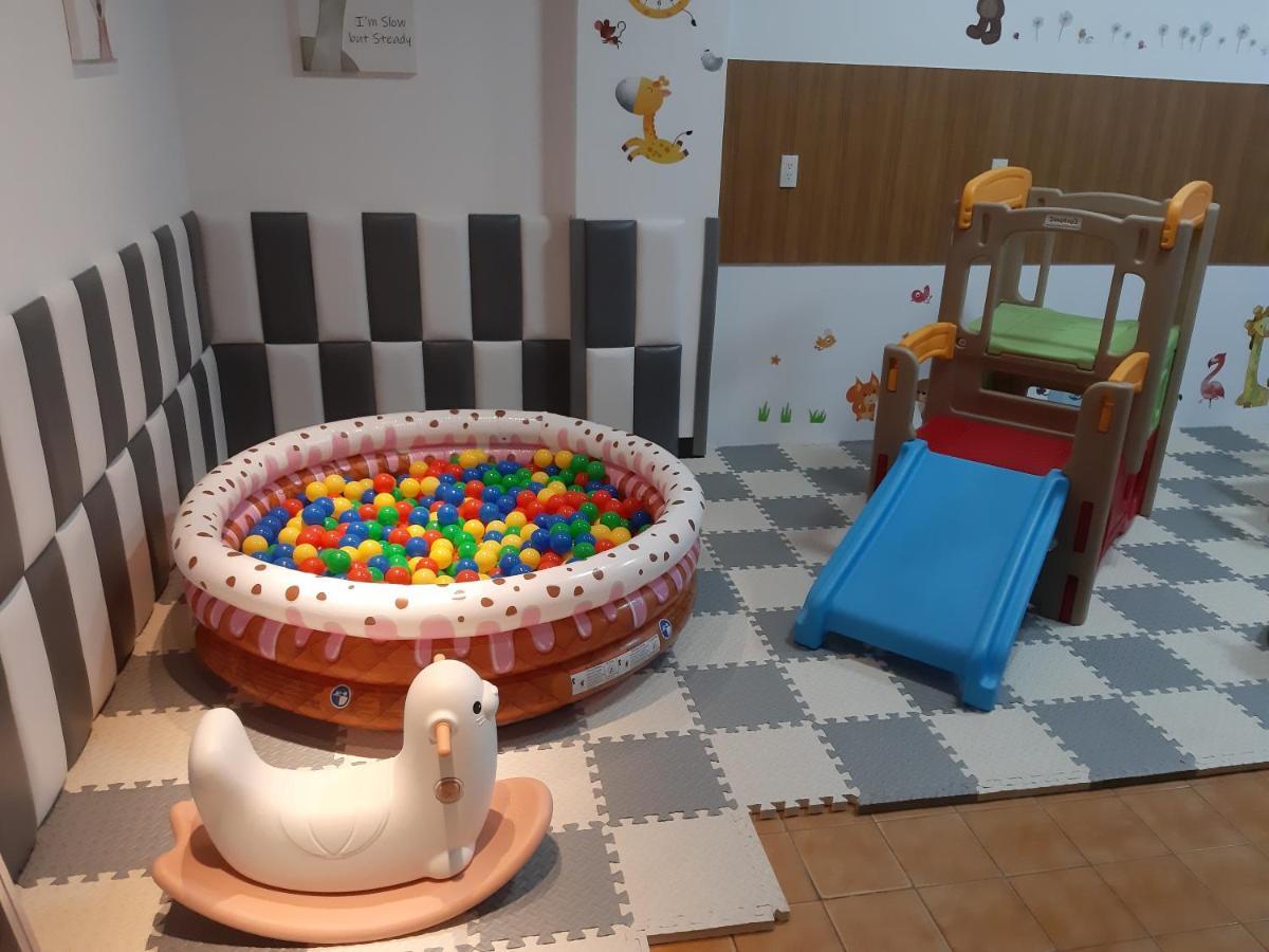 藏青民宿the Wind Guesthouse-Youth Inn Tainan Esterno foto