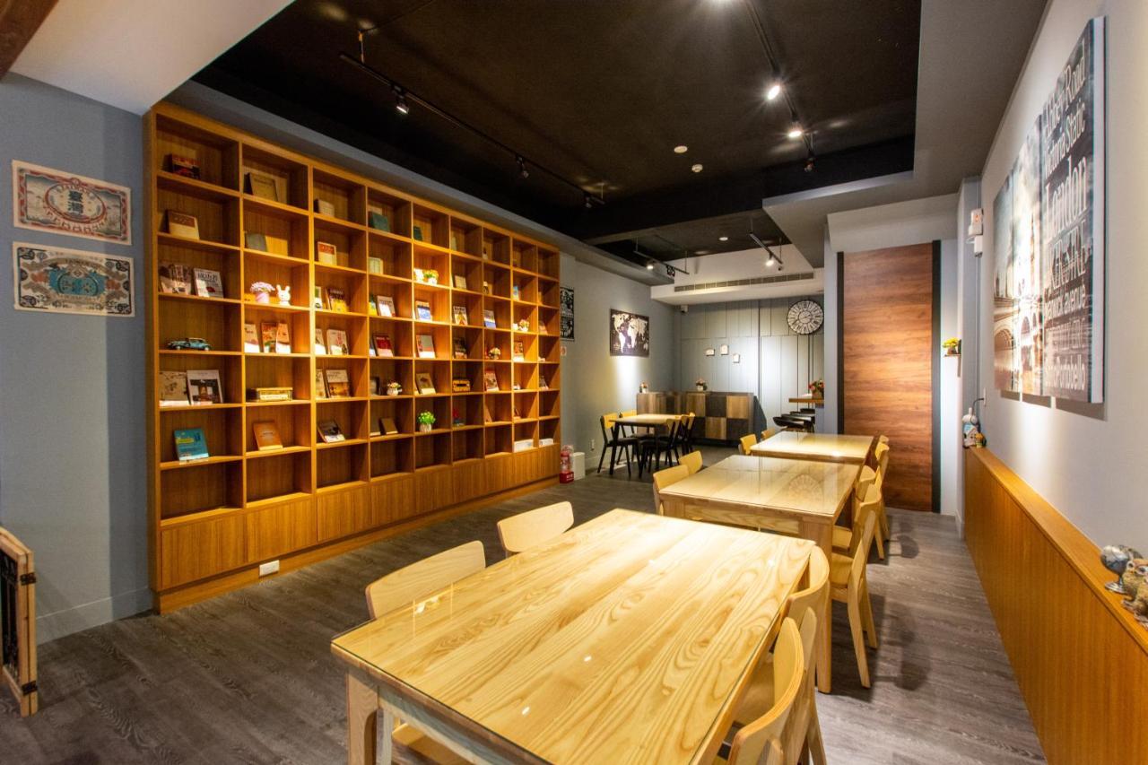 藏青民宿the Wind Guesthouse-Youth Inn Tainan Esterno foto